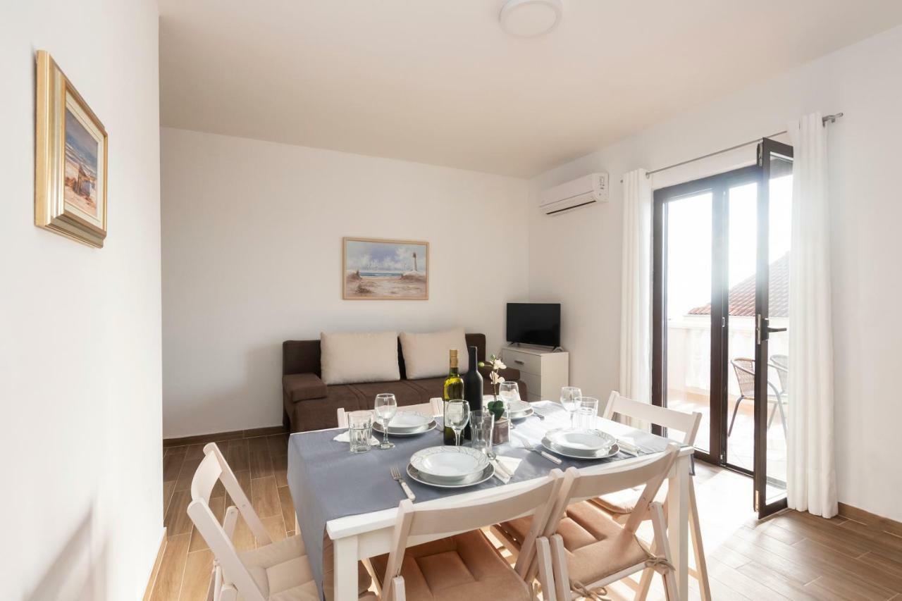 Apartman Lipotica Diklo Zara Esterno foto