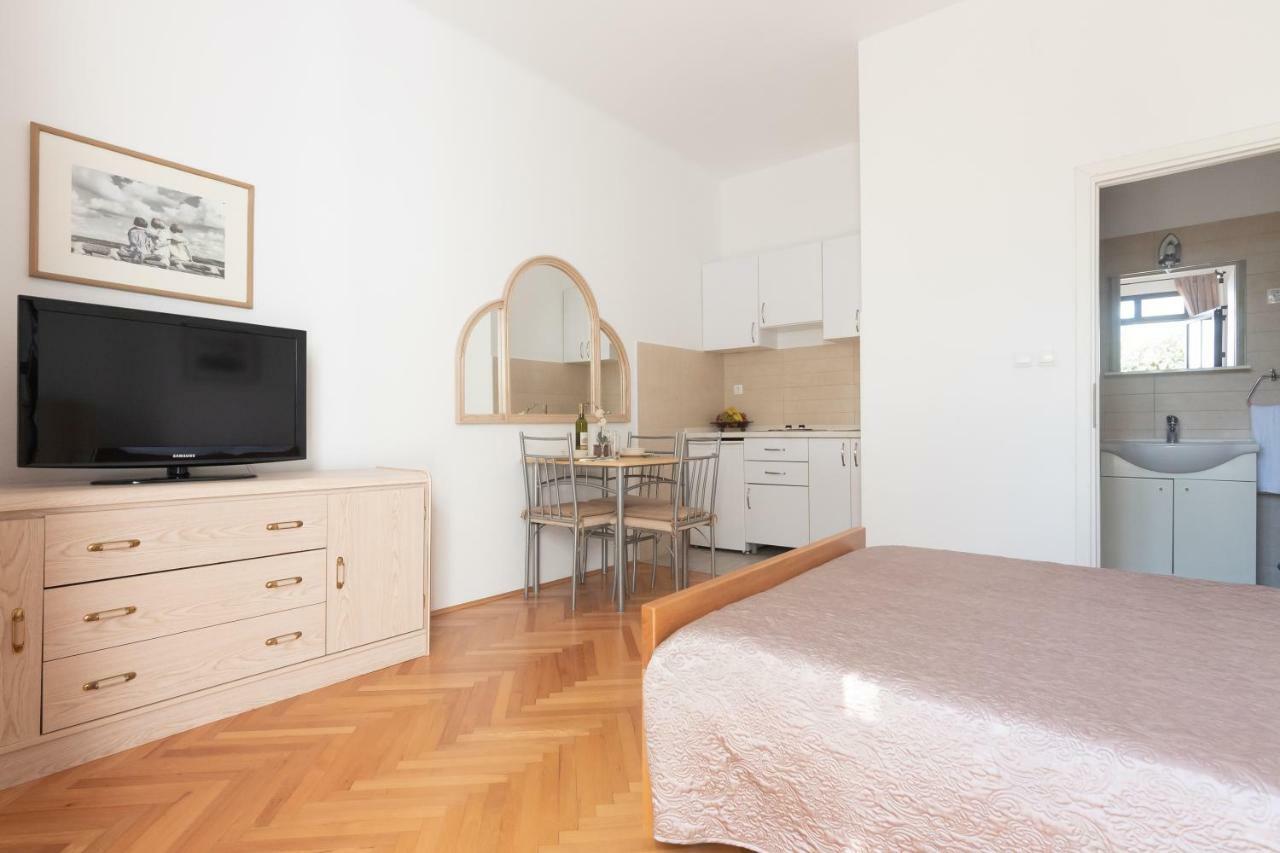 Apartman Lipotica Diklo Zara Esterno foto