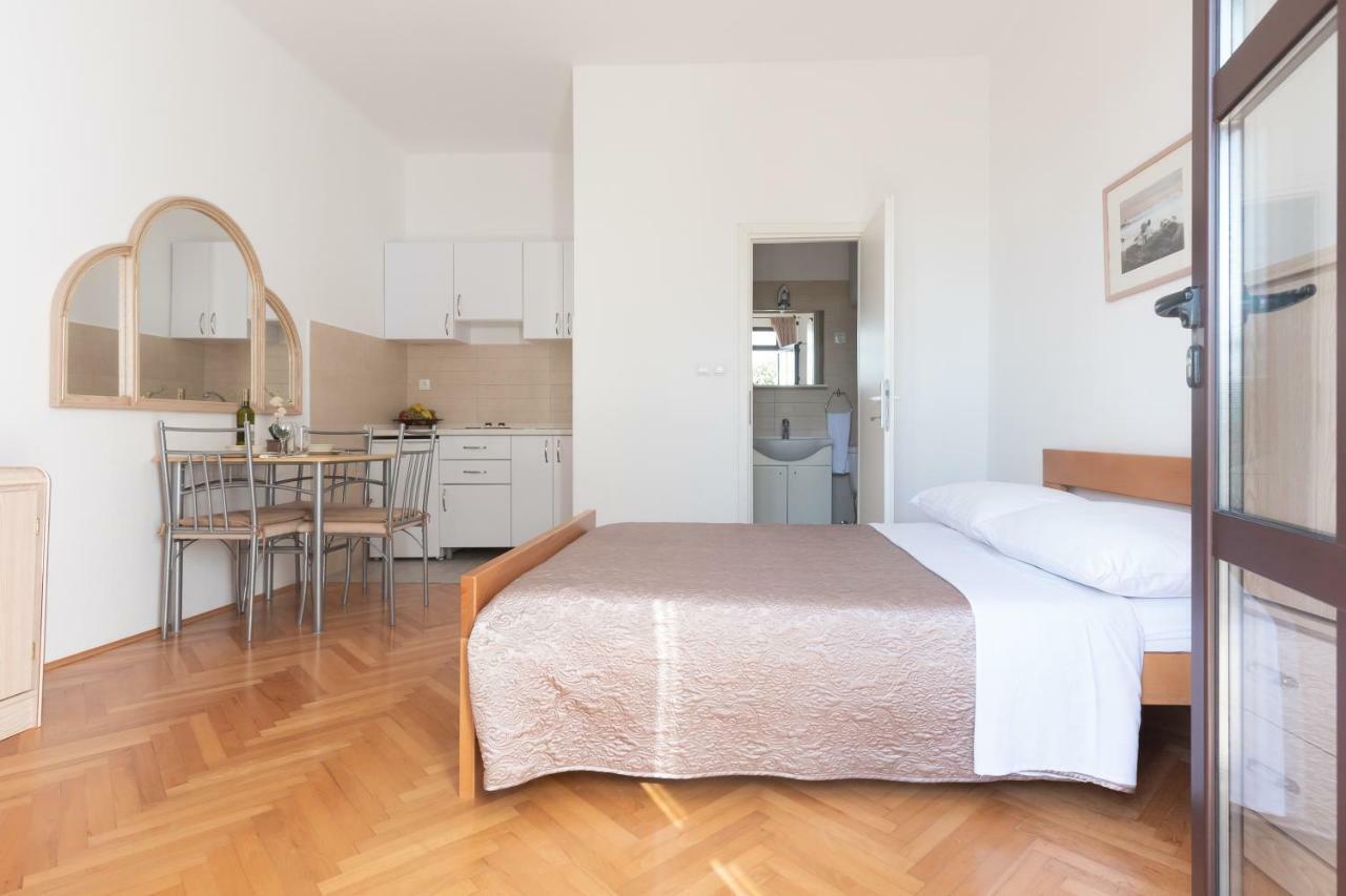 Apartman Lipotica Diklo Zara Esterno foto