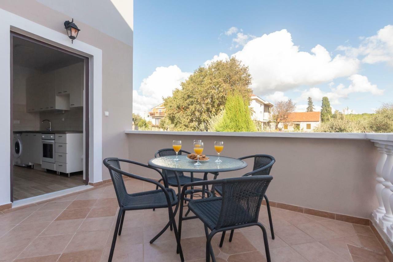 Apartman Lipotica Diklo Zara Esterno foto