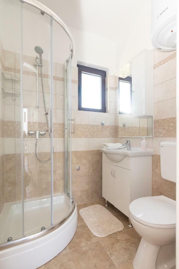 Apartman Lipotica Diklo Zara Esterno foto