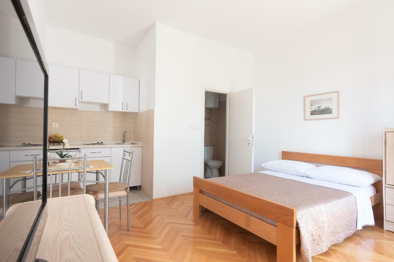 Apartman Lipotica Diklo Zara Esterno foto