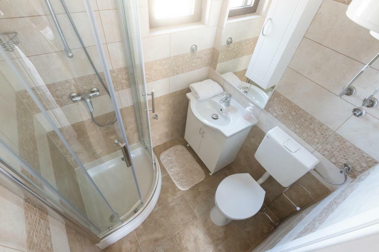 Apartman Lipotica Diklo Zara Esterno foto